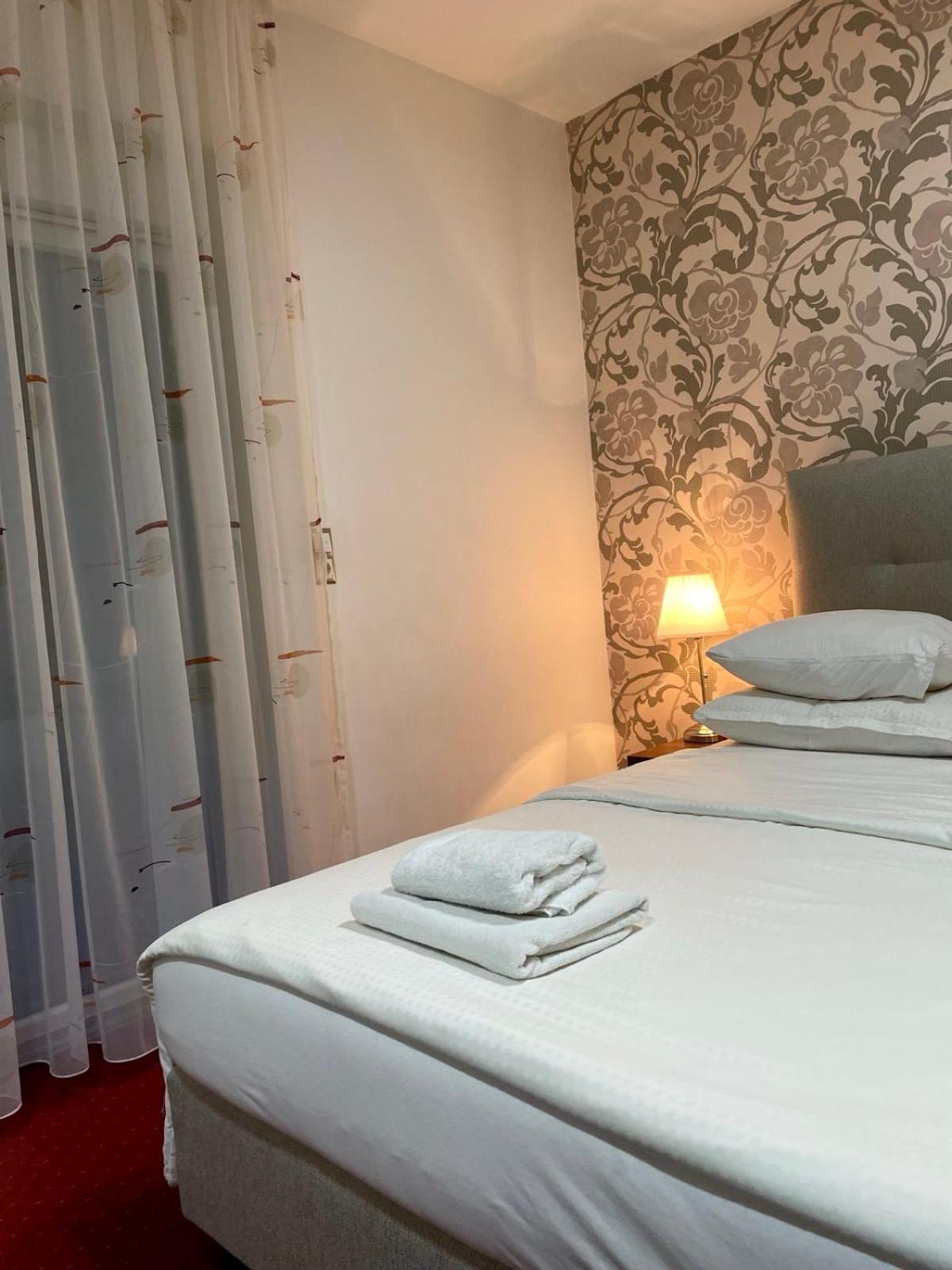 Swiss Plus Hotel Bihac Luaran gambar